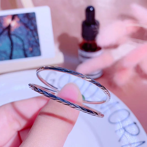 Arrow Queue Sterling Silver Hoop Earring