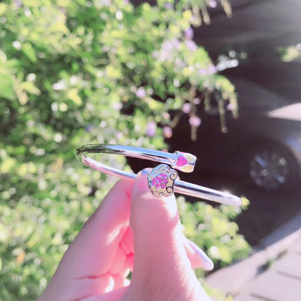 Heart and flower open loop sterling silver bracelet