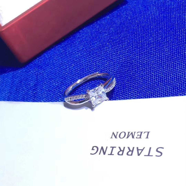 Sterling silver CZ solitaire four claws engagement ring